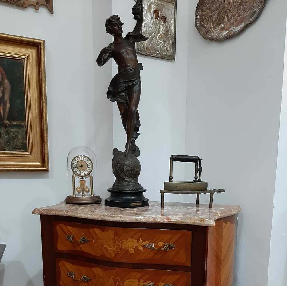 cumparam vindem obiecte tablouri ceasuri picturi antichitati vechi cumparam vindem obiecte tablouri ceasuri picturi antichitati vechi